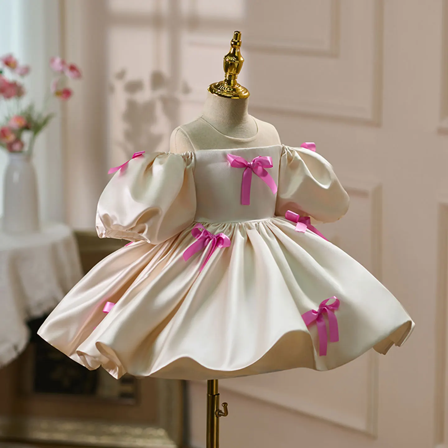 فستان فتاة الزهور من الساتان Dreamy Vow D161 مع أقواس بطول الركبة للأميرة للأطفال لحفلات الزفاف وأعياد الميلاد وحفلات الزفاف الرسمية