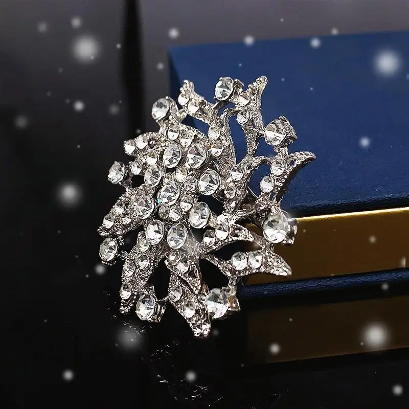 

New Snowflake Brooches Pins For Women Unisex Flowers New Year Christmas Party Brooch Pin Gifts