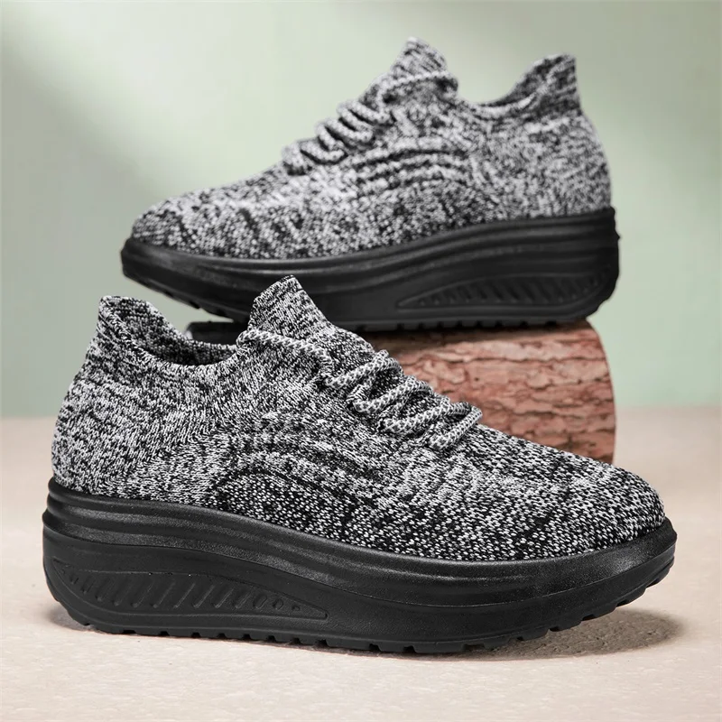

Women Rubber Sole Casual Sneakers Simple Solid Tone Low Top Style Breathable Upper Non Slip Daily Walking Street Sports Footwear