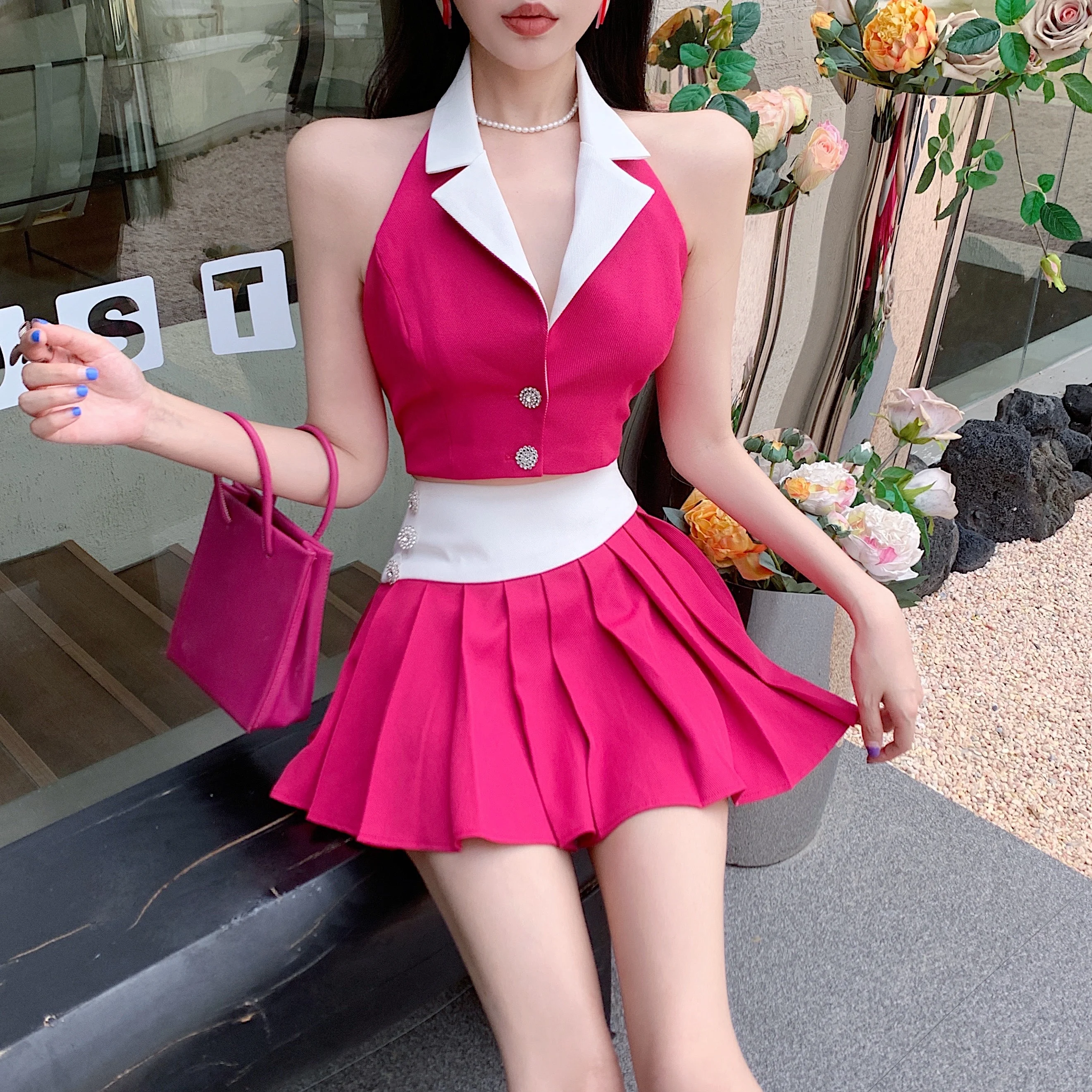 섹시하고 매력적인 여성용 넥 행잉 플립 칼라 미니 슈트 탑, 패션 비대칭 하이웨이스트 컬러 블록 플리츠 스커트 투피스 세트