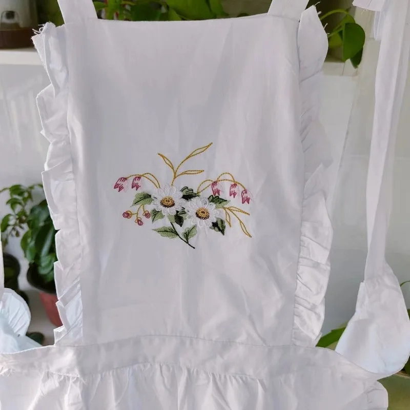 Princess Ruffles Retro Pastoral Apron White Cotton Embroidered Cooking Kitchen Apron For Woman Dress Flower Shop Hairdresser Bib