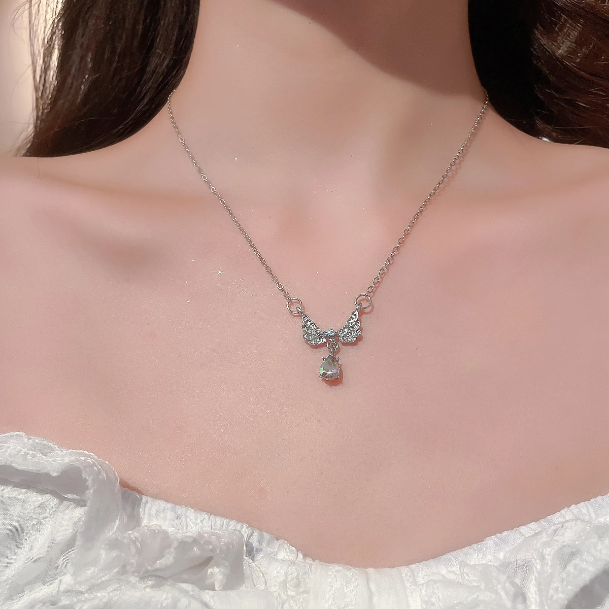 Leicht Luxuriöse Engelsflügel-Anhänger-Halskette Damen Mode Exquisite Mondstein-Schlüsselbein-Kette Zarter Hochzeitsschmuck E – Detail 4
