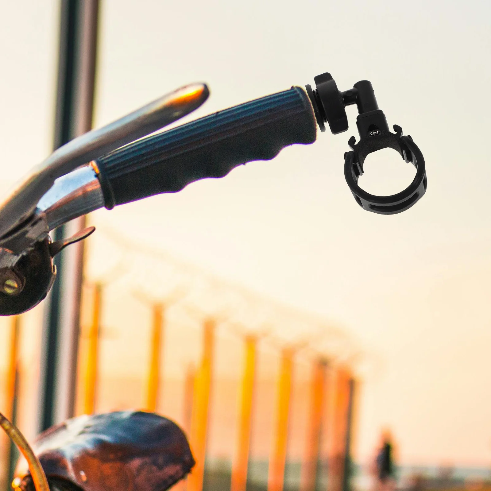 

Universal Bicycle Flashlight Mount 360 Degree Rotating Holder for Mountain Road Cycling Light Bracket Sturdy Bike Torch Clip