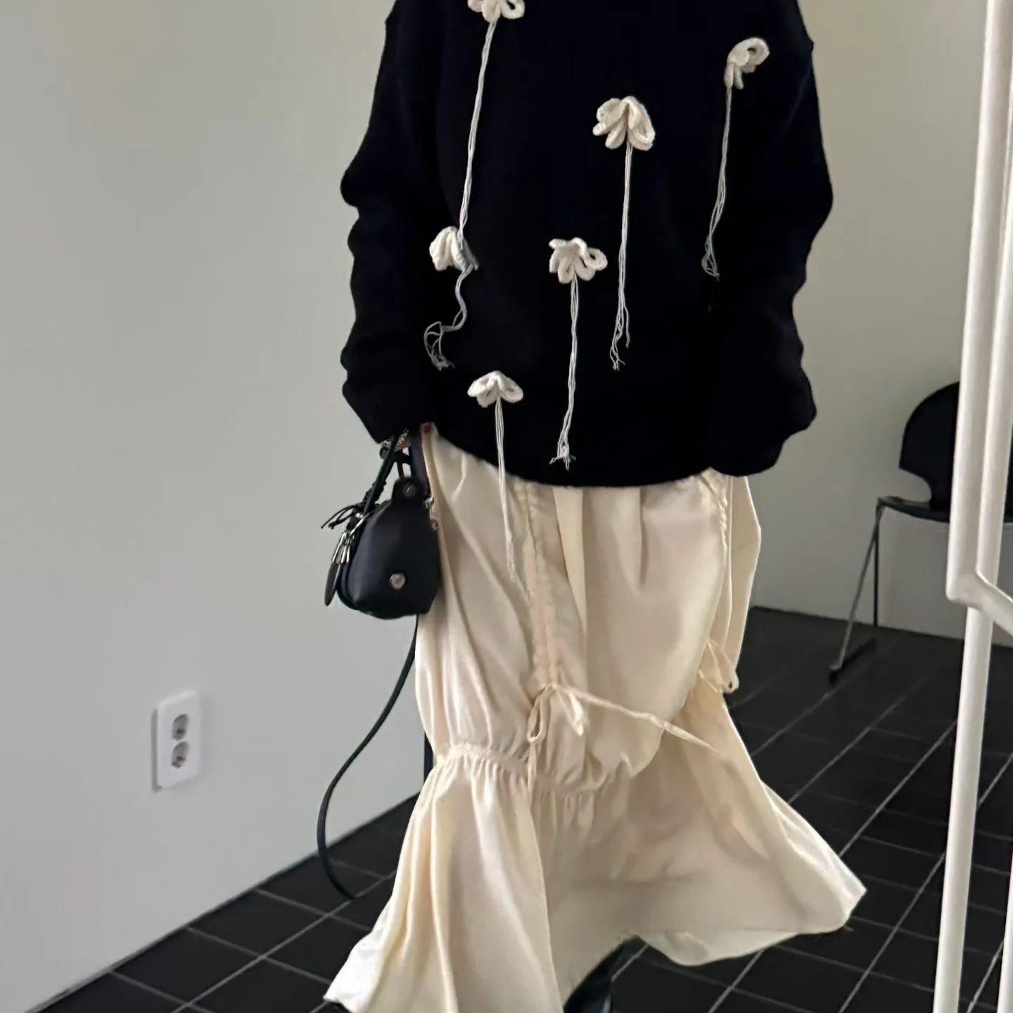 Korean Chic Long Sleeve Knitted Sweater Tassel Loose round Neck Design Casual Style Women's Fashion Winter Top