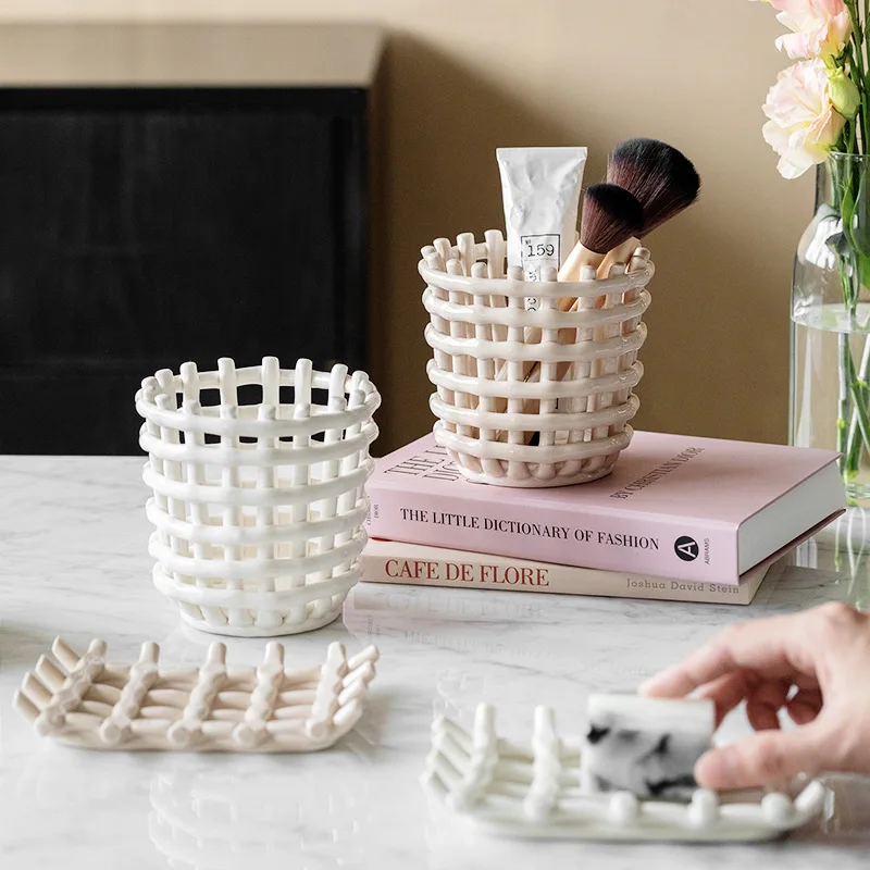 Nordic Ins Hand Woven Hollow Ceramic Soap Dish Ornaments Bedroom Toothbrush Rack Shelf Toilet Decoration Storage Cup Decorative