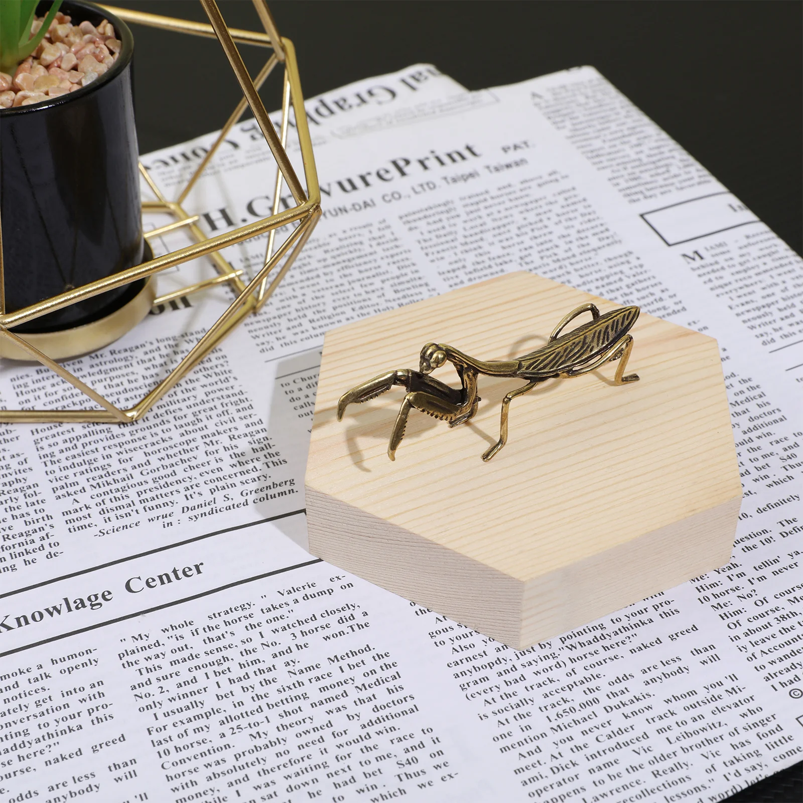 

1pc Brass Mantis Statue Desktop Ornament Fine Craftsmanship Tabletop Decor For Home Office Restaurant Shop Mantis Craft Brass