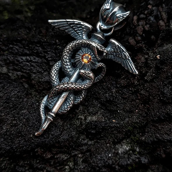 

Domineering Pterosaur Snake Wand Pendant Necklace for Men Women's Long Chain Necklace Hip Hop Jewelry Accessories