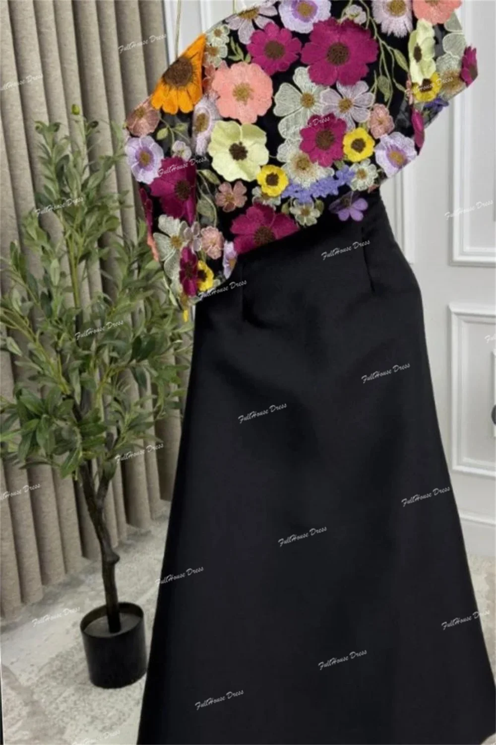 사용자 정의 만든 우아한 민소매 꽃 아플리케 레이스 a 라인 이브닝 드레스 차 길이 솔리드 백리스 파티 드레스 robes de soirée