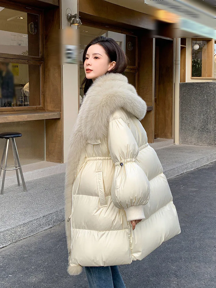 เสื้อแจ็คเก็ตขนเป็ดสำหรับผู้หญิง ปี 2025 คุณภาพสูง ปกขนเฟอร์ขนาดใหญ่ ความยาวปานกลาง สำหรับฤดูใบไม้ร่วงและฤดูหนาว รุ่นใหม่ 1105