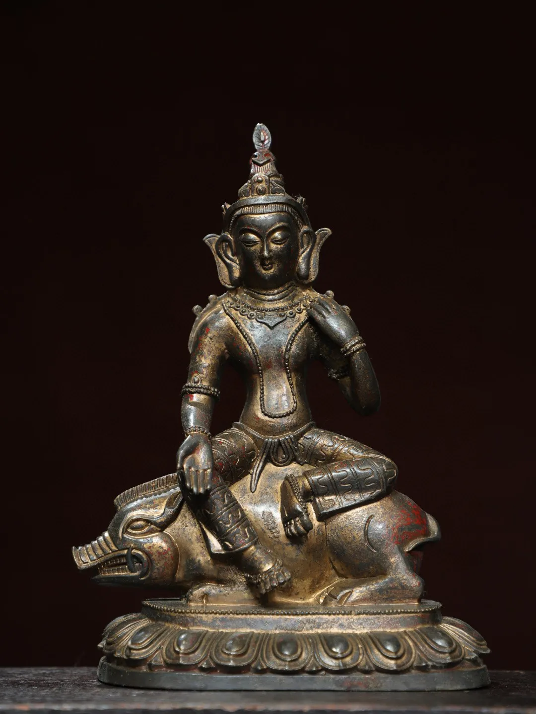 

Tibetan pure copper brass cinnabar painted mud-gold riding beast pig Tara Guanyin Bodhisattva statue home temple ornament 27cm