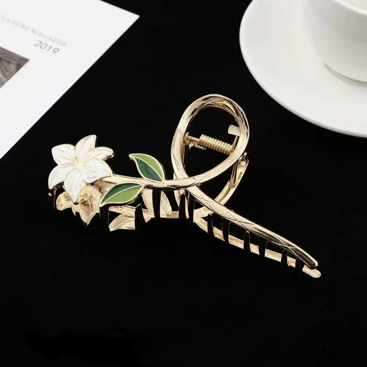 New Women Metal Hair Claw Elegant Gold Flowers Hair Clips Barrette Crab Headband Ponytail Clip Headwear Hair Accessories Tiara