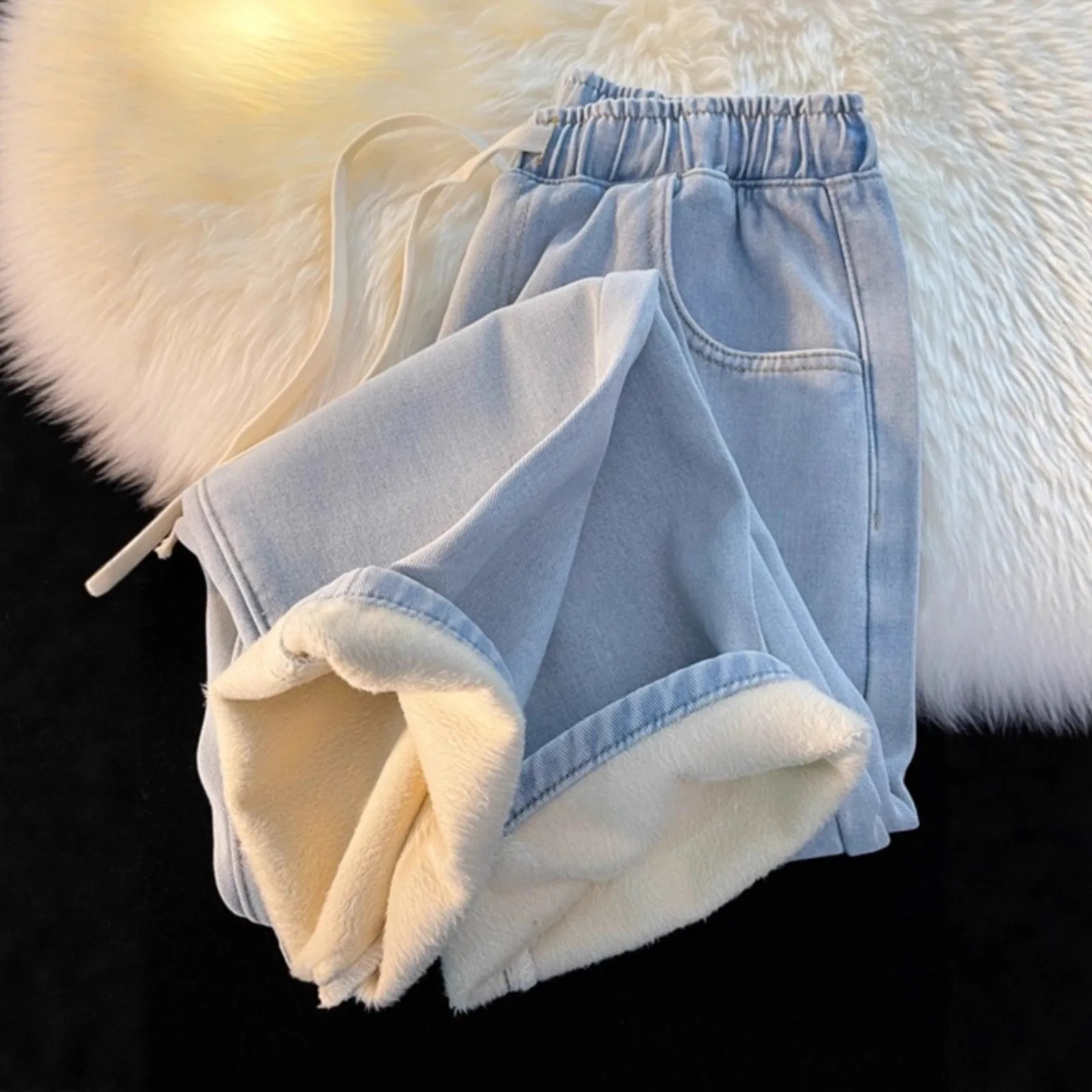 

Широкие женские джинсы на осень и зиму с утолщенным флисом, новым эластичным поясом и шнурком для комфорта