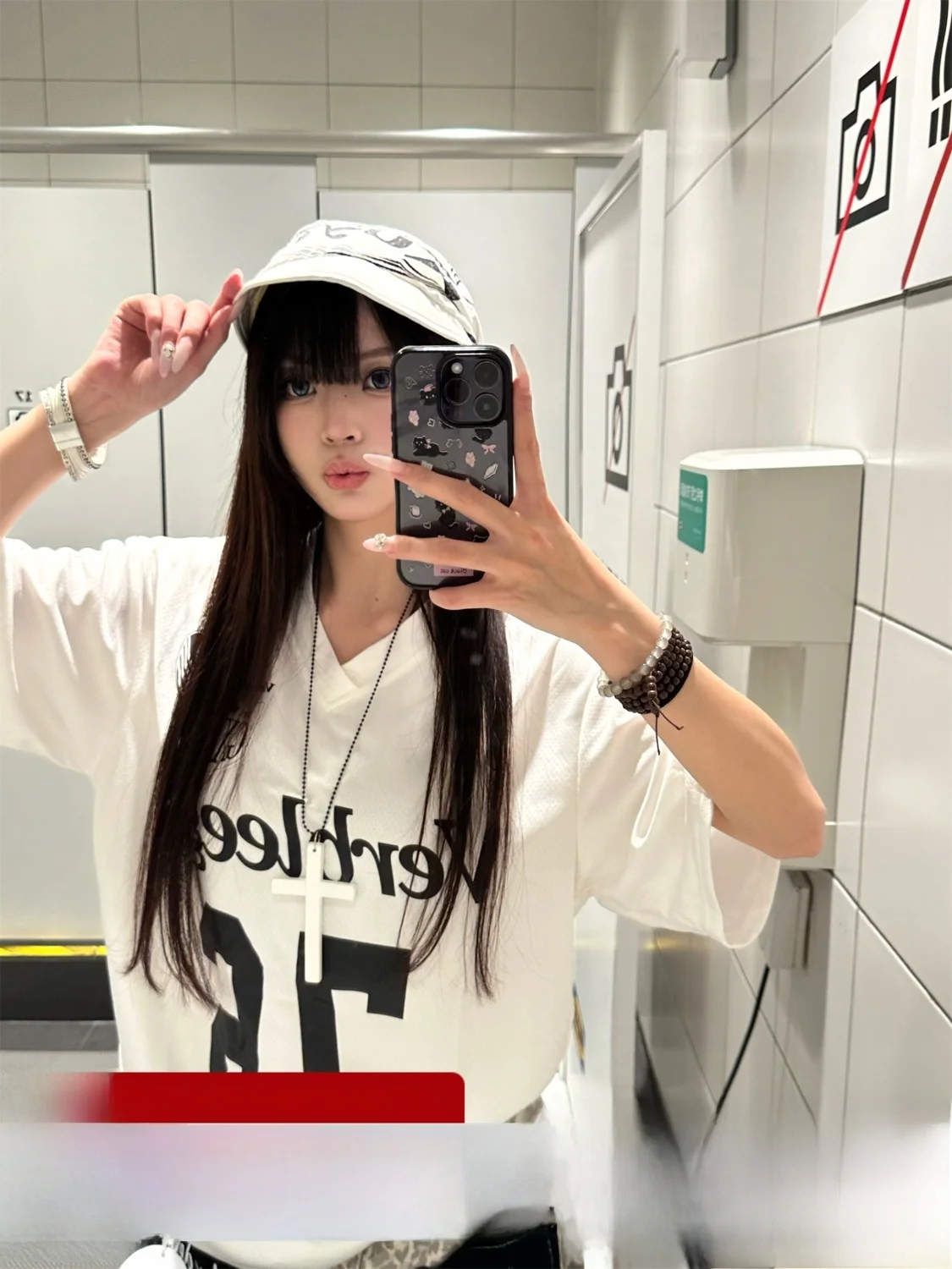 

Loose Fit V-Neck Short Sleeve T-Shirt Women's Casual Style Polyester Fabric Printed Letter Number American Style Top