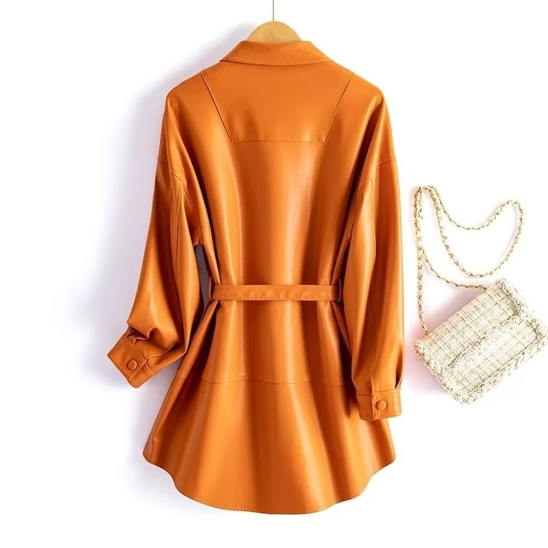 Un nuovo stile di giacca da donna in pelle di fascia alta alla moda e individualizzata Un cappotto ampio ed elegante e confortevole di media lunghezza