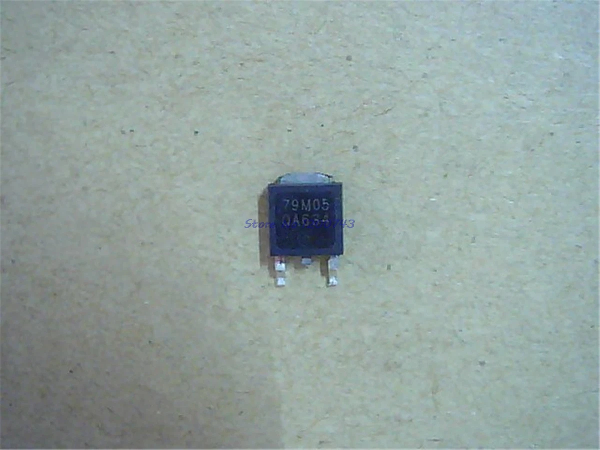 10pcs/lot MC79M05CDT 7905 79M05 Chip patch negative voltage regulator -5V TO-252 In Stock