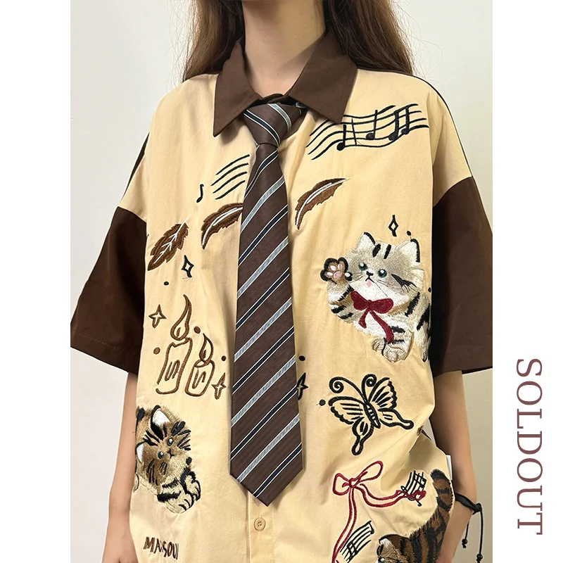 

Оригинальная японская ретро-рубашка с вышивкой и цветными блоками, свободного кроя, с коротким рукавом, женская, летняя, модная, в уличном стиле, из хлопка.