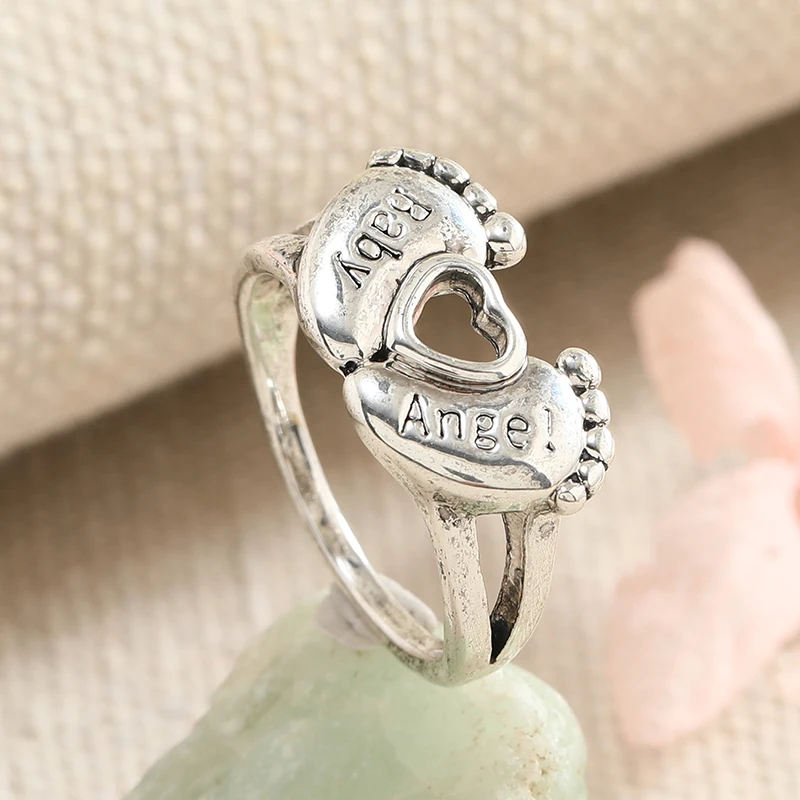 1PCS Mother's Day Ring Ring, Simple and Elegant, Electroplated Vintage, Light Luxury, Foot Love Hollow 3D Ring, Japanese and Kor