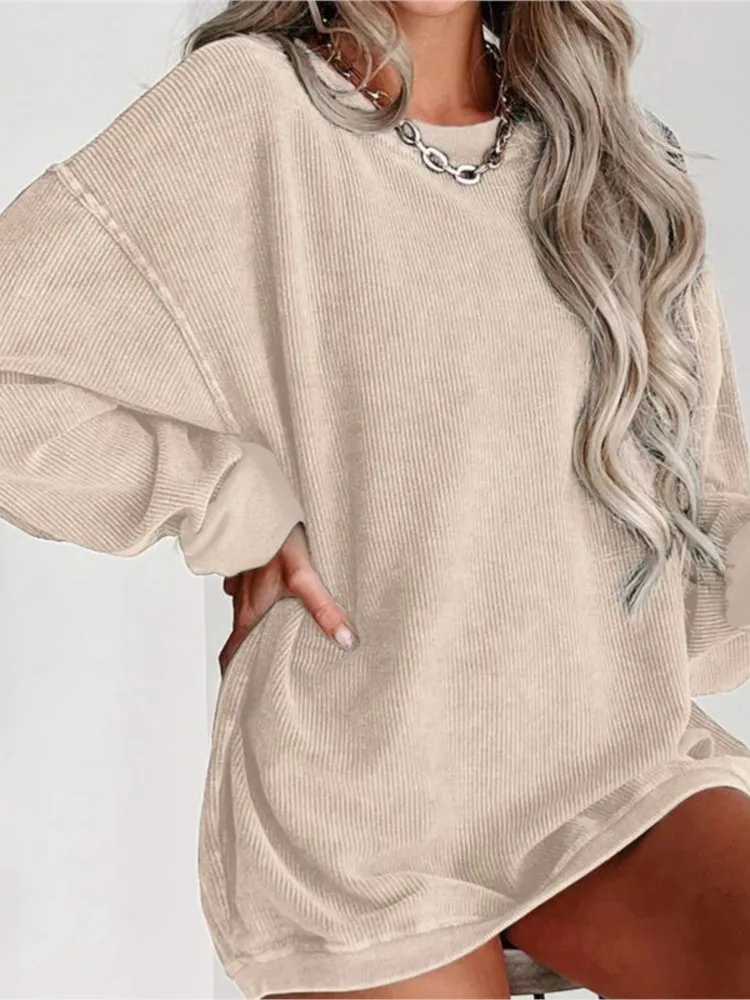 เสื้อสเวตเชิ้ตสีทึบเรียบง่ายของผู้หญิงฤดูใบไม้ร่วงและฤดูหนาวสบาย ๆ ลำลองหลวมคอกลมแฟชั่นเสื้อแขนยาว