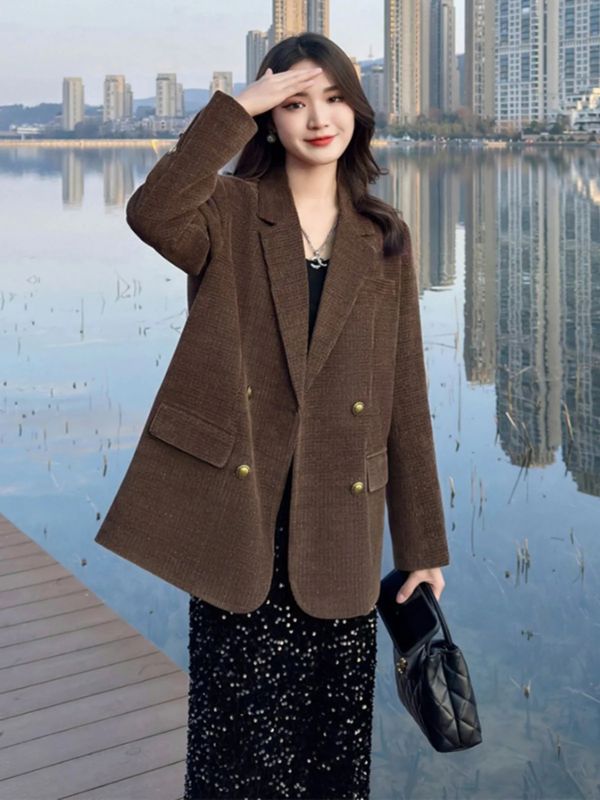 ชุดสูทผู้หญิงแฟชั่นต้านริ้วรอย ทรงหลวม กระชับสัดส่วน ดีไซน์หรูหรา คอลเลคชั่นใหม่ ฤดูใบไม้ผลิ 2025 แขนยาว ติดกระดุม