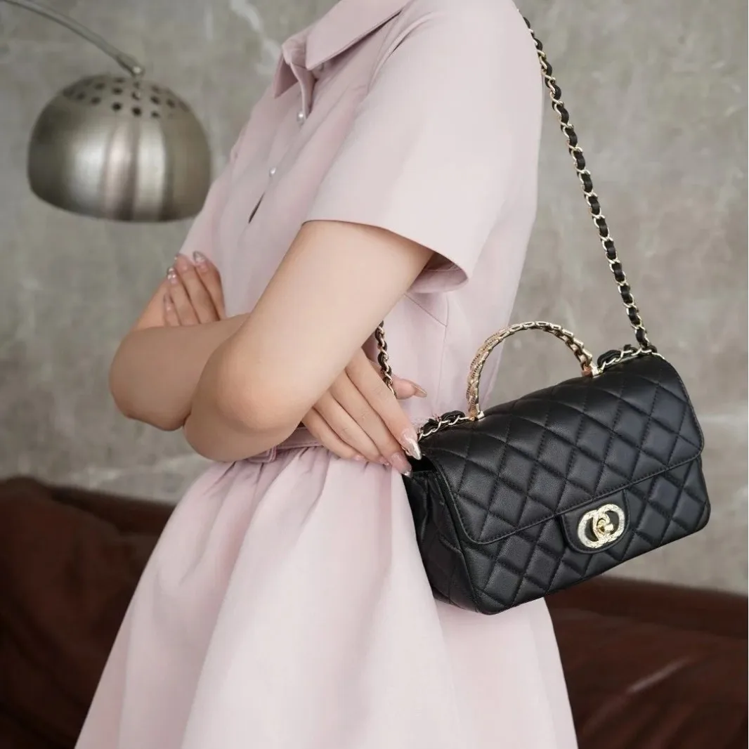 

Роскошная женская сумка-мессенджер - кожаный ремень через плечо, классический элегантный дизайн от известного бренда