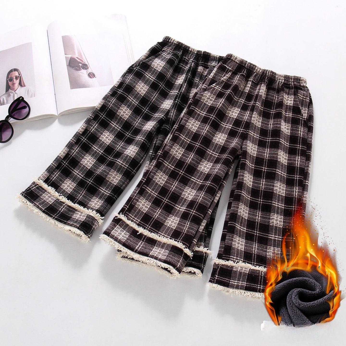 

Брюки для девочек на флисе, новые зимние клетчатые широкие брюки в иностранном стиле. Детские интегрированные утолщенные прямые брюки.