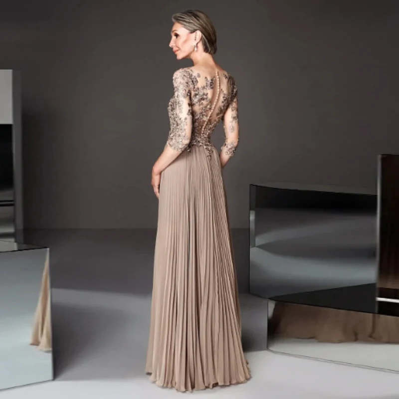 Elegant mother-in-law banquet V-neck evening dress, noble aura, queen lace pleated ball gown, performance long style image 3