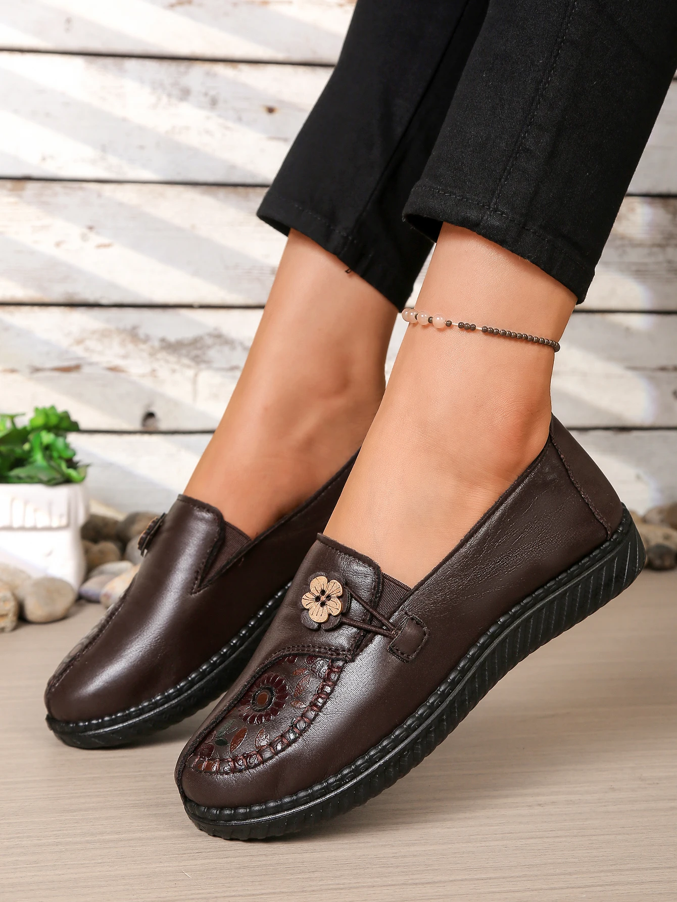 Damen-Loafer mit chinesischem Knoten, Slipper mit Blumenmuster, bequeme, rutschfeste PU-Sohle, lässige Alltagsschuhe für ältere Mütter – Detail 3