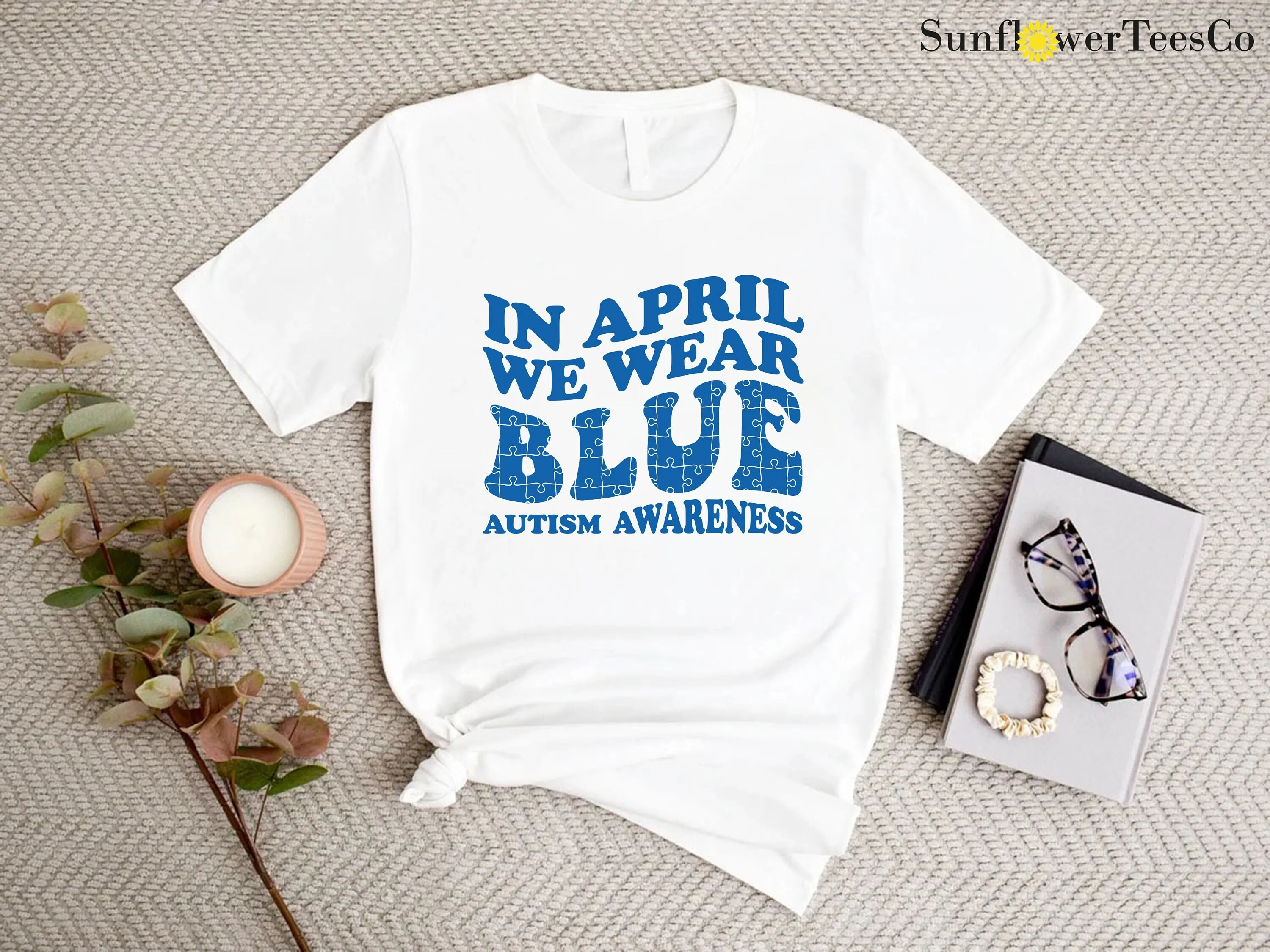 

В апреле мы носит синюю футболку с аутизмом, месяц осведомленности, поддержка группы учителей