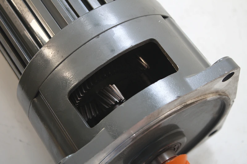 GH22 محرك تروس تيار متردد ثلاثي الطور 1.5 كيلو وات مثبت على القدم 220 فولت تخفيضات محرك صناعة