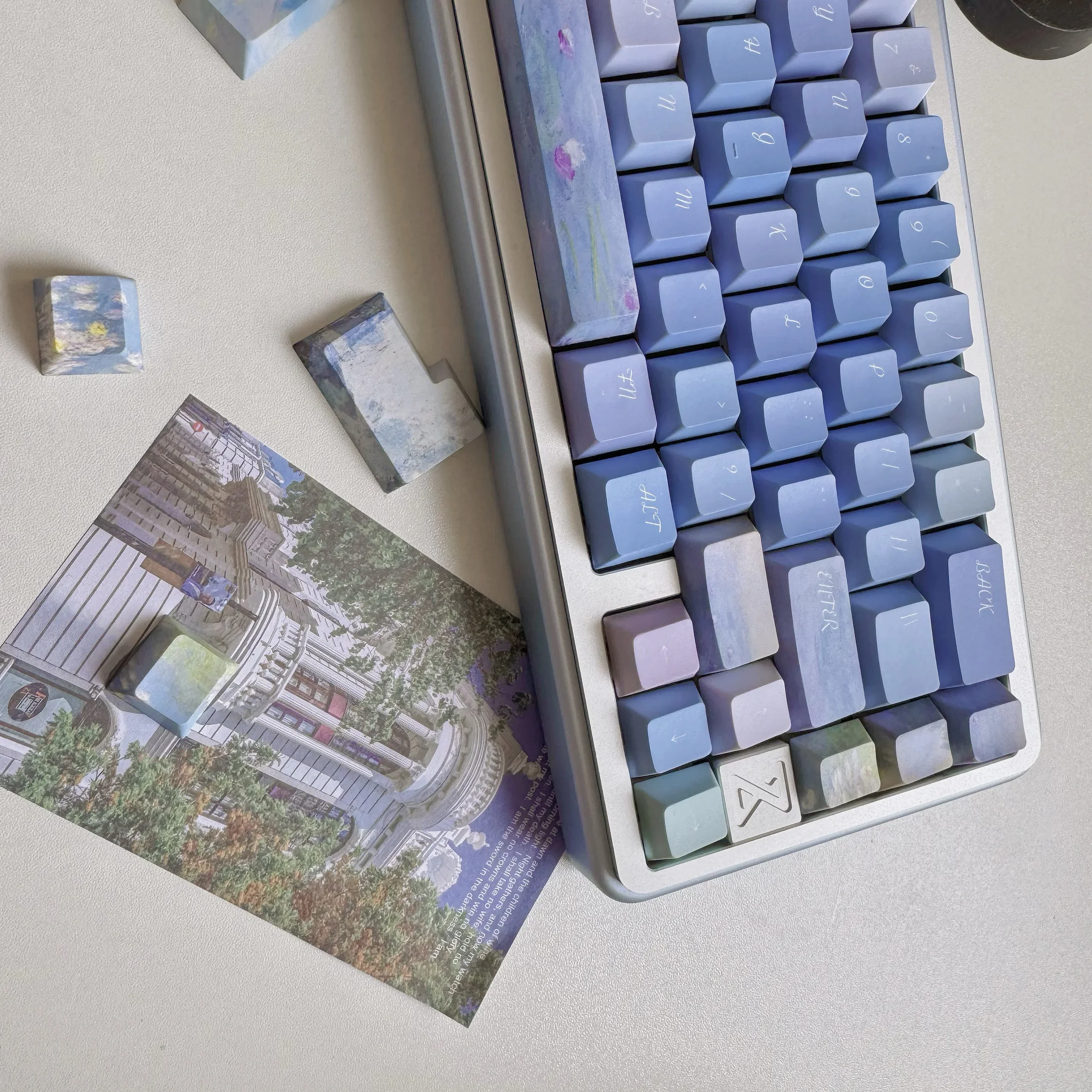 

Romance and dream keycap pbt material original height small full set of five-sided hot sublimation