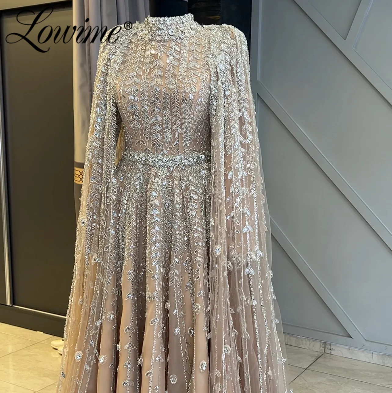 Muslim Cape Sleeves Formal Evening Dress Customized Heavy Beaded Pearls Floral Prom Dresses 2025 A Line Arabic Dubai Party Dress