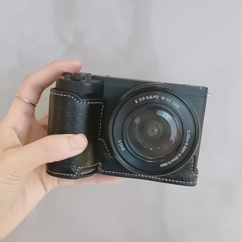 Y2GD Camera Base PU Leather Half Case pour ZVE10 II offrant confort une accessibilité pour une utilisation quotidienne