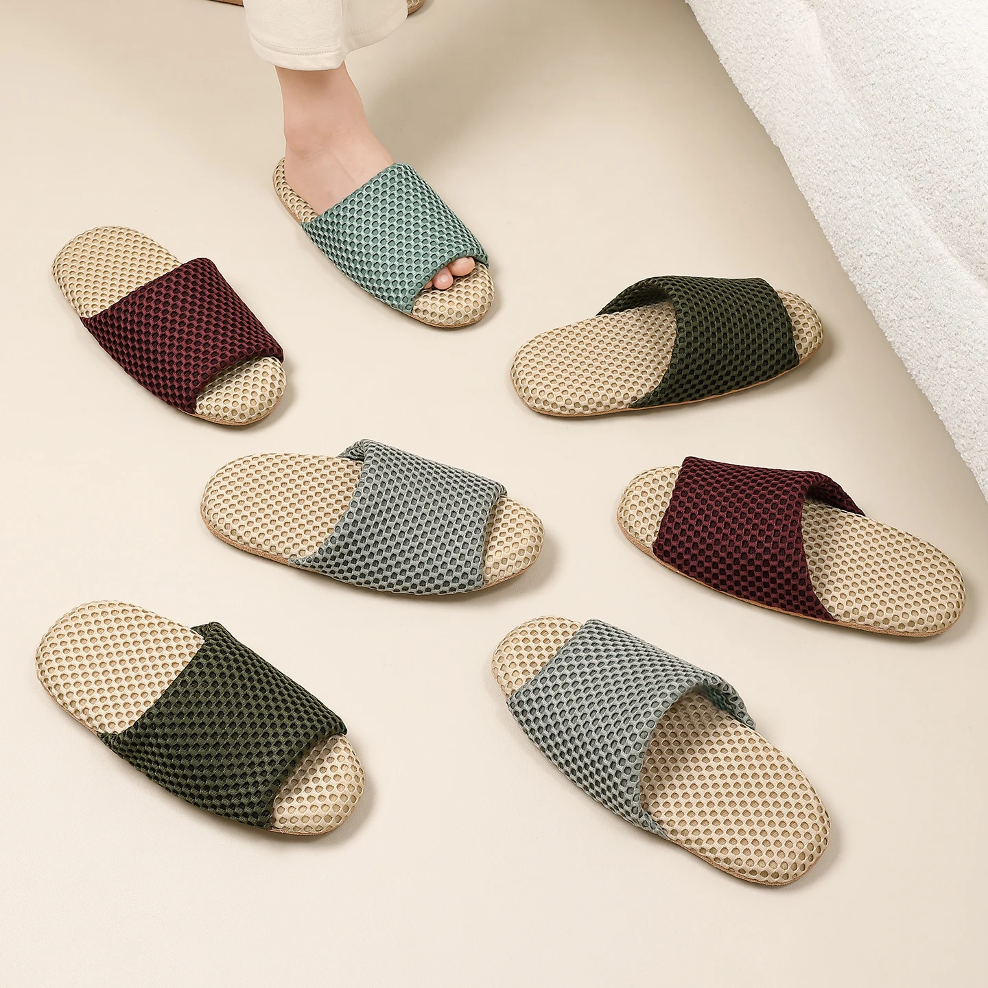 Unisex leise Hausschuhe mit Wildledersohle, geräuschreduzierend, atmungsaktives Mesh, offene Zehen, für Herren und Damen – Detail 22