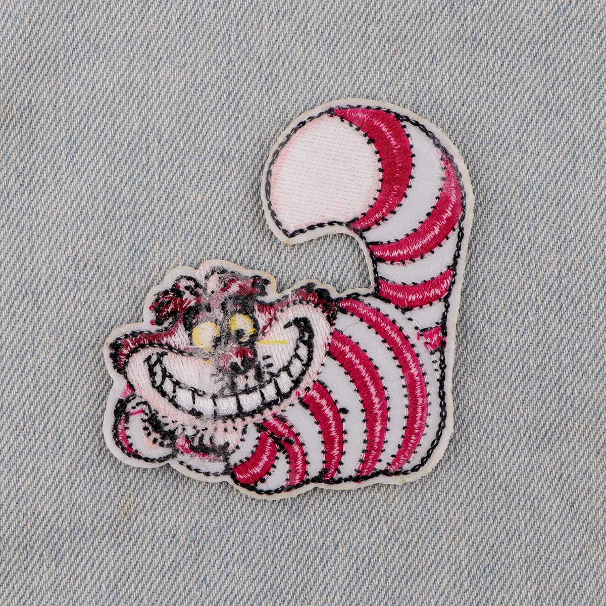 Kawaii Cheshire Cat Patches for Clothing Iron on Embroidered Sew Applique Fabric Badge DIY Apparel Accessories