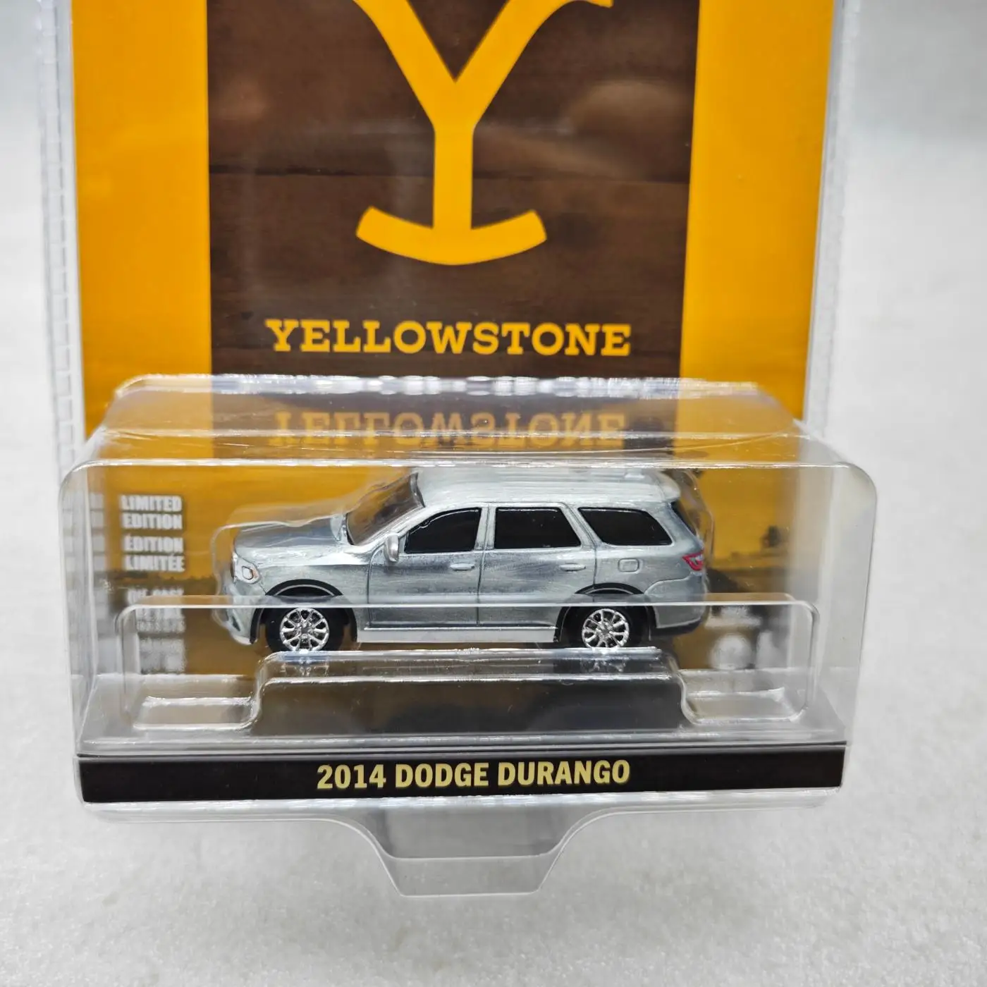 

Greenlight 1:64 Hollywood 43 -Jamie Dutton's 2014 Dodge Durango