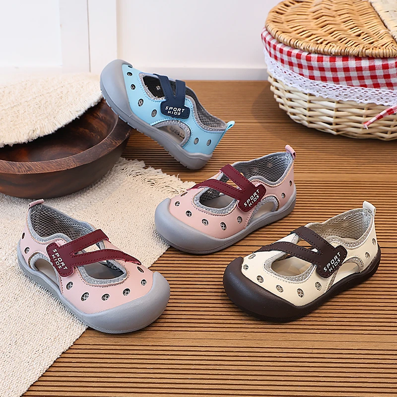 Boys Girls Mesh Sneakers 2026 New Summer Kid Cut-outs Barefoot Sneakers Soft Sole Trendy Versatile School Outdoor Hiking Sandals
