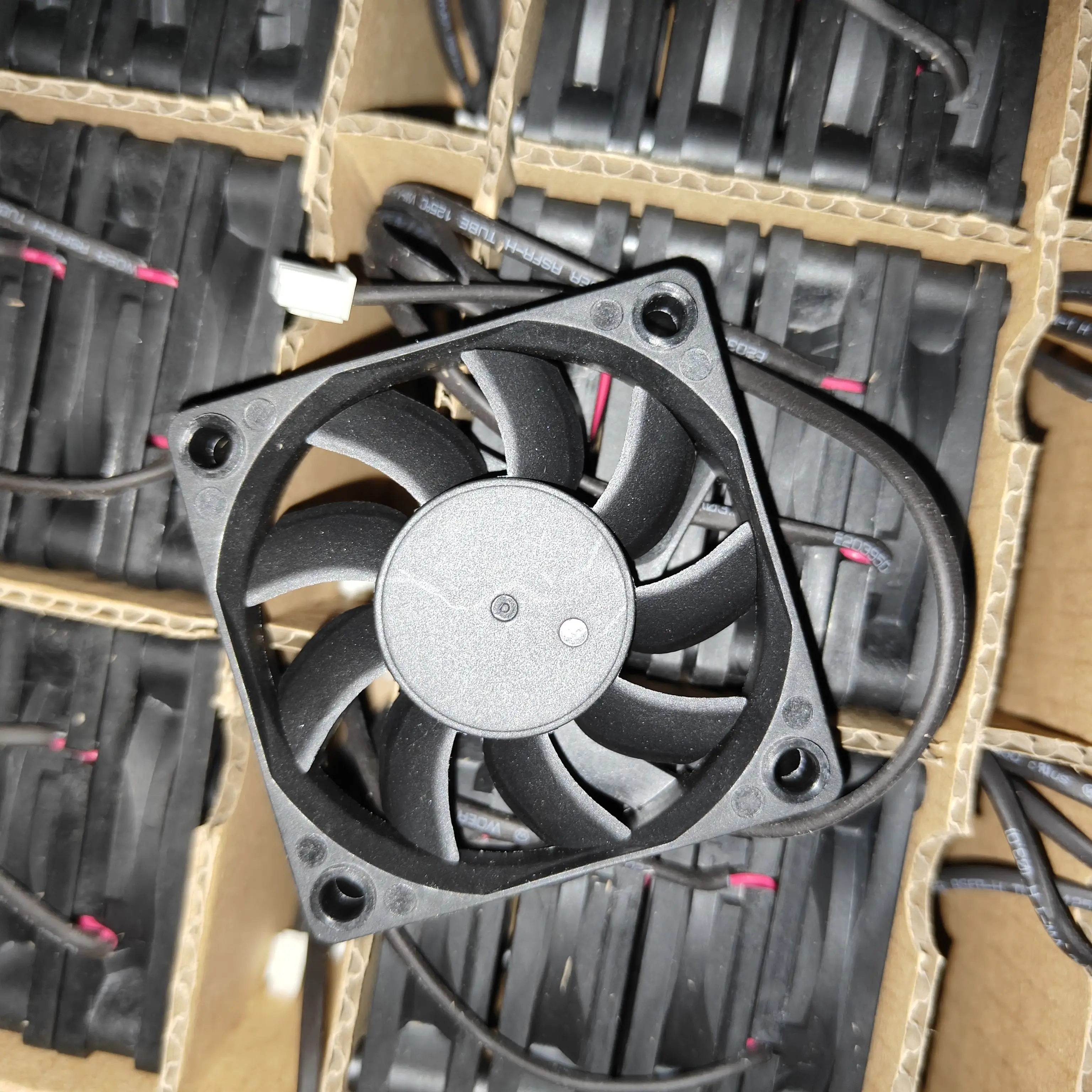 MAGIC MGA6012XS-O15 DC 12V 0.27A 60x60x15mm 2-Wire Server Cooling Fan
