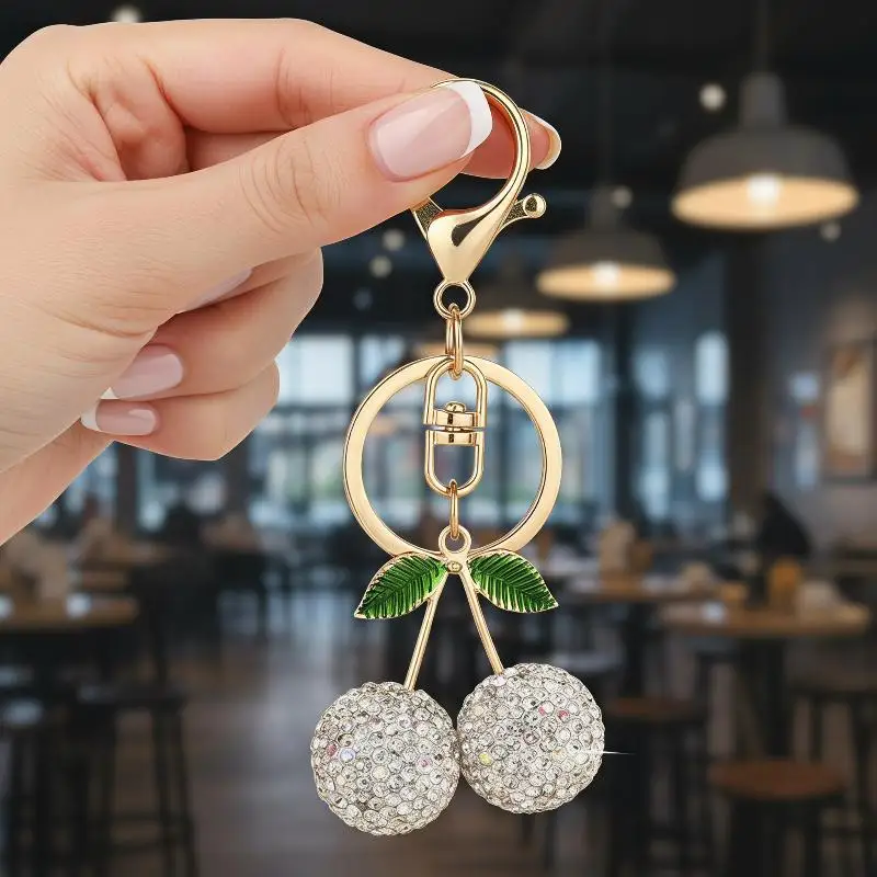 Luxuriöser Strass-Kirsch-Schlüsselanhänger, Kreativer Exquisiter Glänzender Schlüsselring, Taschenanhänger, Personalisierter Taschen-Charm, Geburtstagsgeschenke – Detail 3