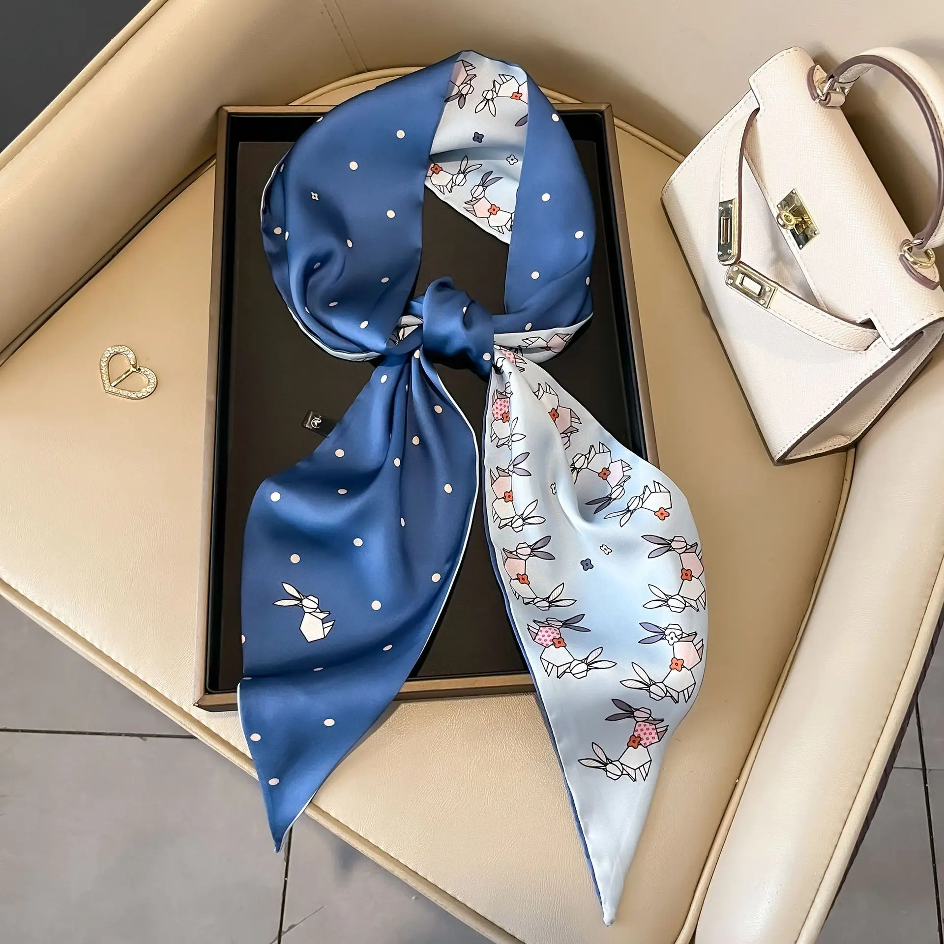 الأوشحة العلامة التجارية الفاخرة للنساء شال طباعة الحرير الساتان الحجاب وشاح الإناث باندانا طويلة ساحة شالات وشاح للسيدات