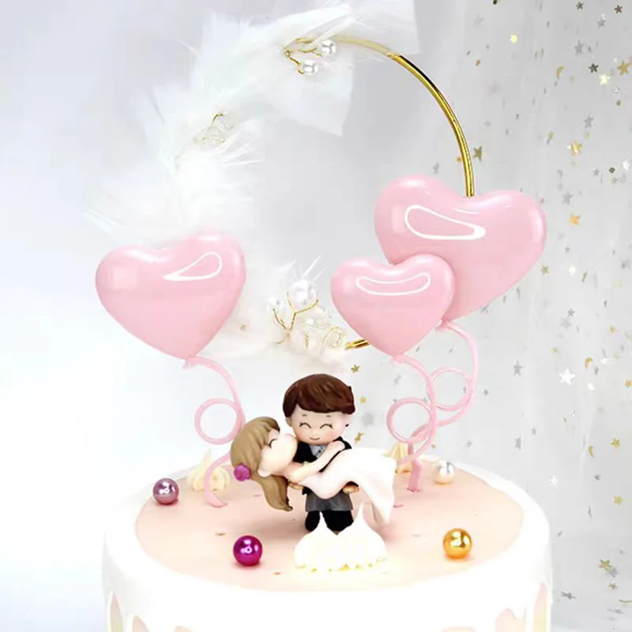 Cartoon Groom Holdi…