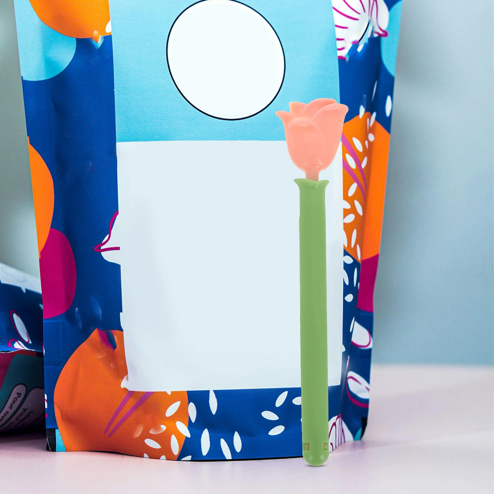 

5Pcs Flower Shaped Food Bag Clips Creative Fresh Keeping Clamp Plastic Sealing Clips for Snack Bread Chips Kitchen Food Storage