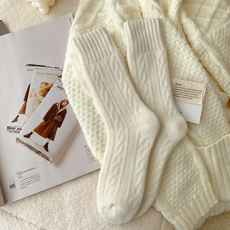Autumn/winter Wool Socks for Women with Fleece Thickened Cashmere Hoop Socks Casual High Appearance Level Mid-tube Socks A024