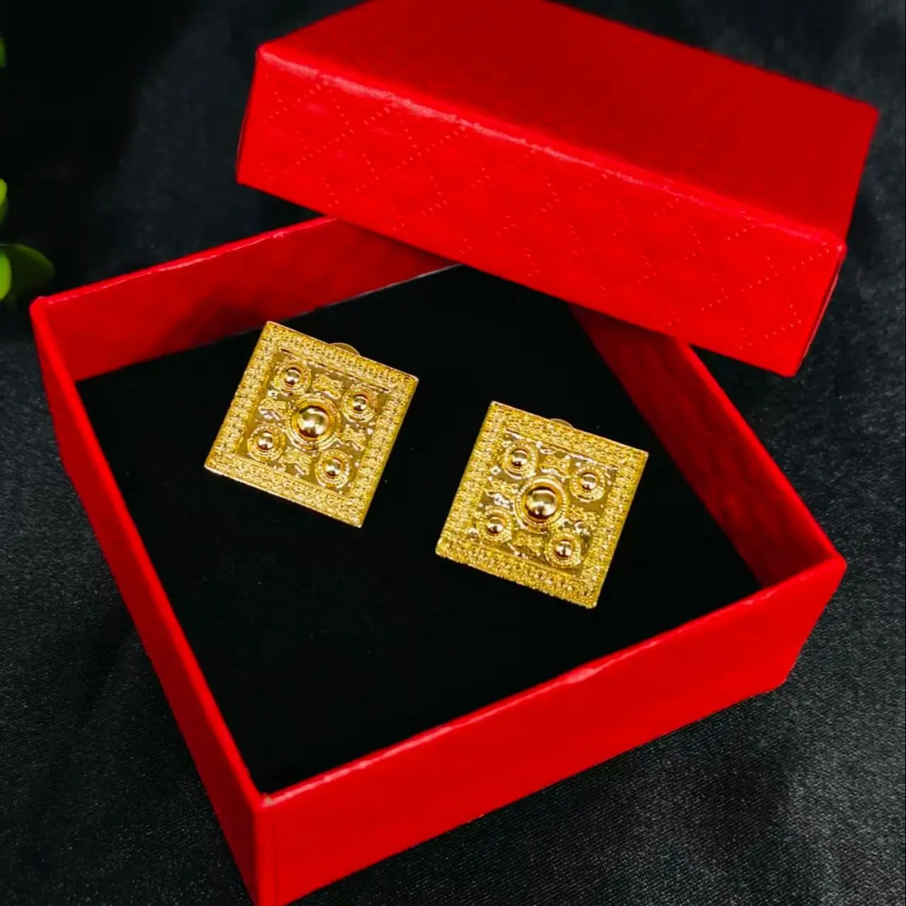 A Pair Fashion Women Square Stud Earrings for Gold Plated Dubai Africa Jewelry Party Gift Wearable in Daily Life