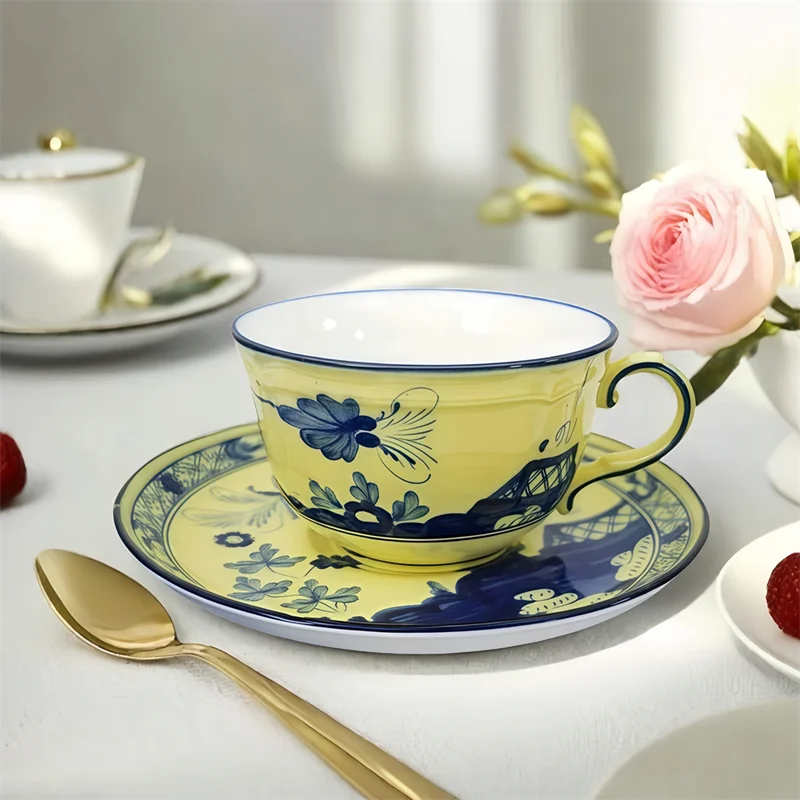 High-end Oosterse Serie Koffiekop en Schotel Keramische Mok Roze Geel Blauw Groen Bedrukte Borden Theekop Set Geschenkdoos Souvenir