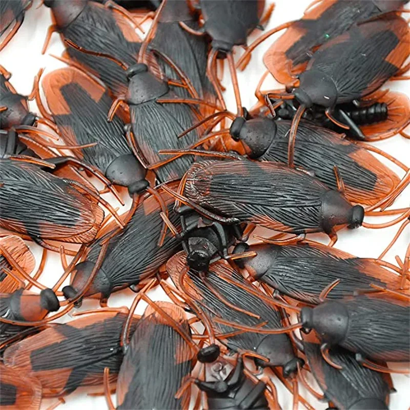 10-200pcs Realistic Fake Roaches Funny Trick Joke Toys,Office Prank Kits,Scary Toys,Novelty Cockroaches for Halloween,Parties