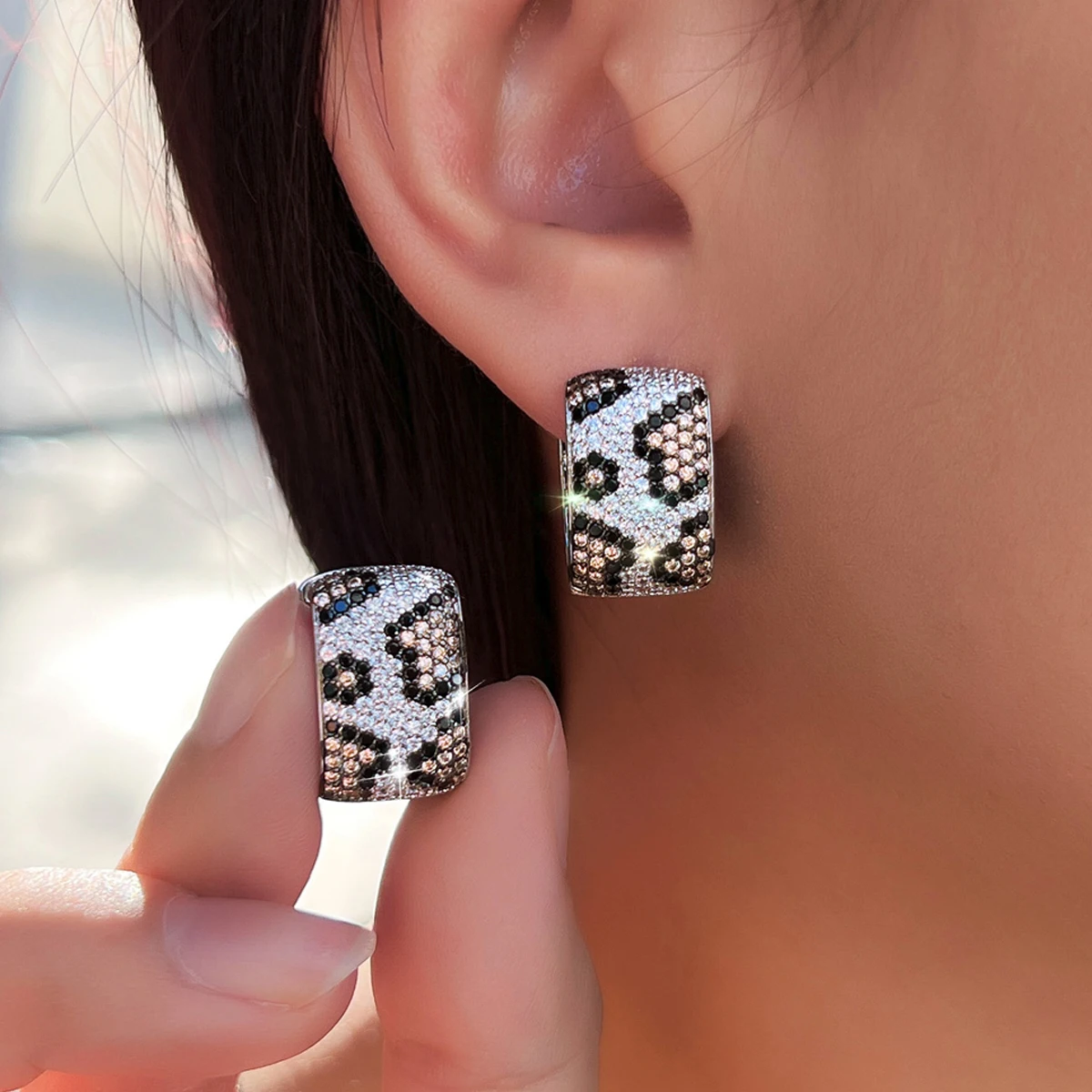 CWWZircons Trendy Two Tone Cubic Zirconia Silver Color Rectangle Leopard Hoop Earrings for Women Engagement Party Jewelry E1076