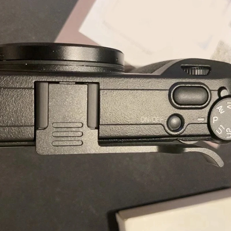 الإبهام حتى قبضة حامل قبضة اليد لريكو GR Iiix III Gr3x GR3 DSLR ملحقات الكاميرا غطاء الحذاء الساخن غطاء جبل