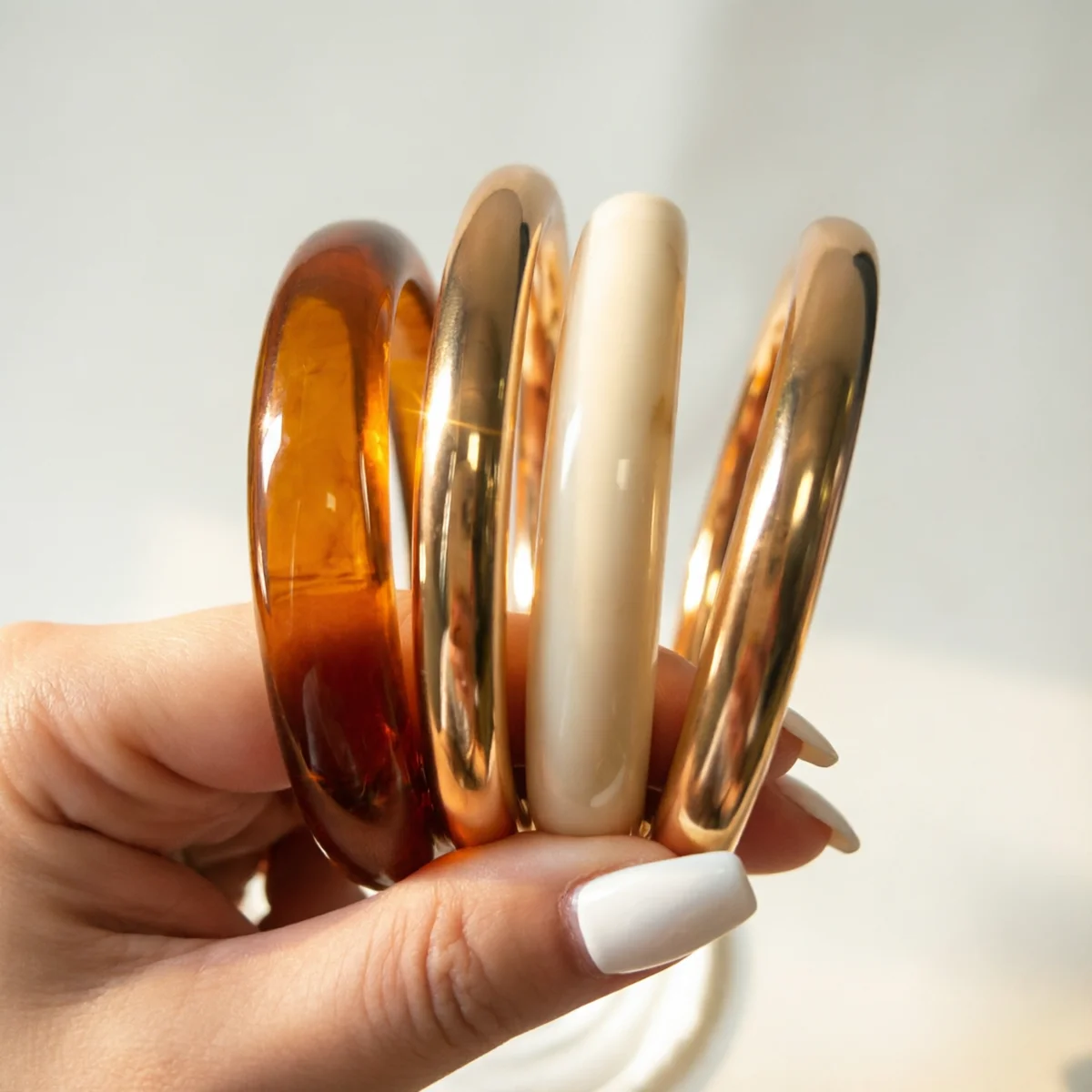 4Pcs/Set Exaggeration Resin Bracelets Set for Women Vintage Acrylic Fashion Jewelry Elegant Metal Bangles Stacking Accessories