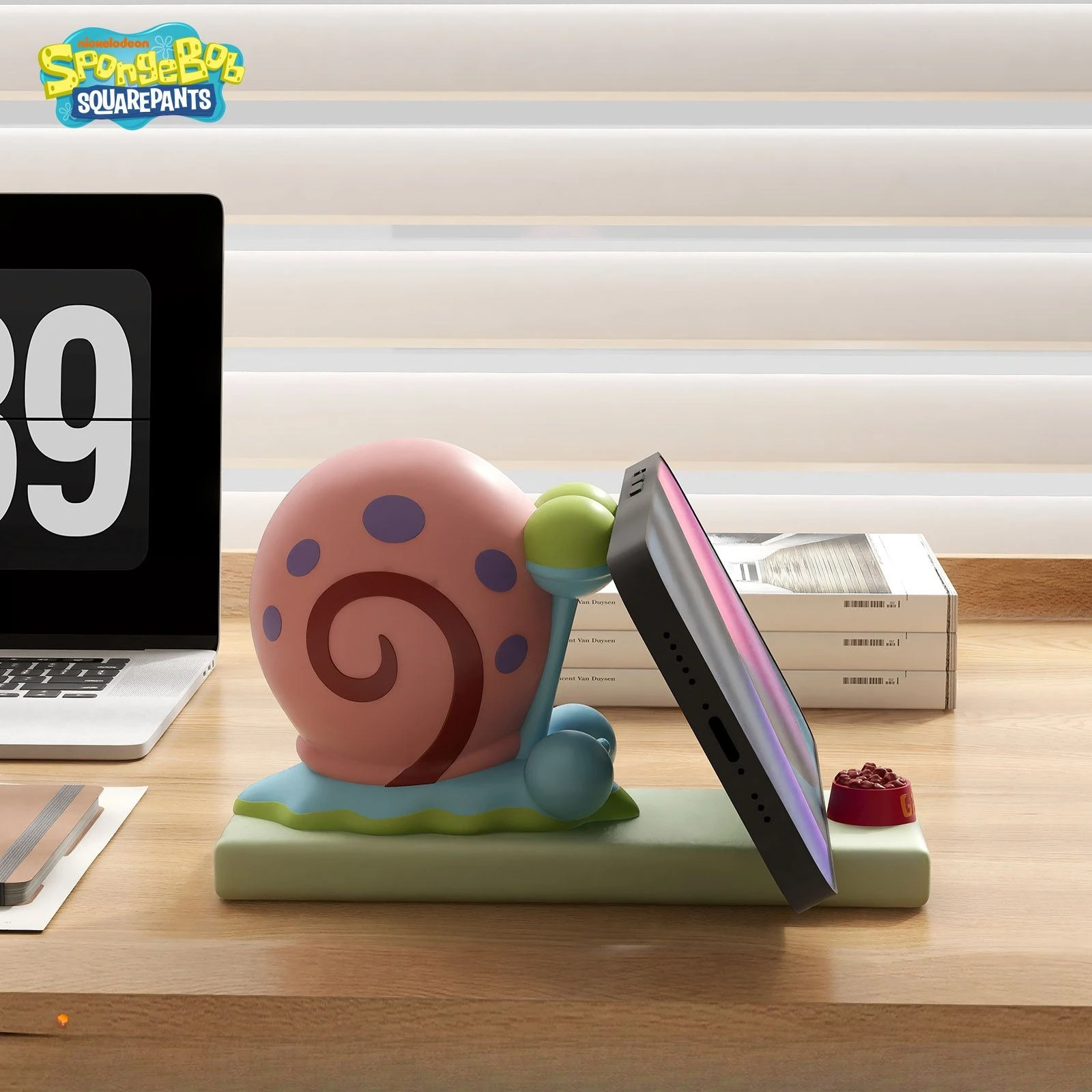 

Sponge Mobile Phone and Tablet Stand Gary Cartoon Desktop Ornament Anime Merchandise Office and Bedroom Decoration