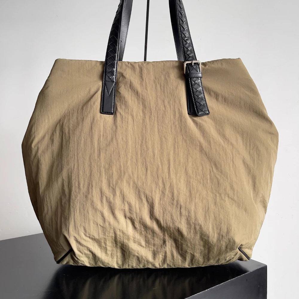 

Luxury Designer Large Capacity Tote Handbag Genuine Leather Women Bucket Bag High Quality Famous Brand Bag for Female 2025